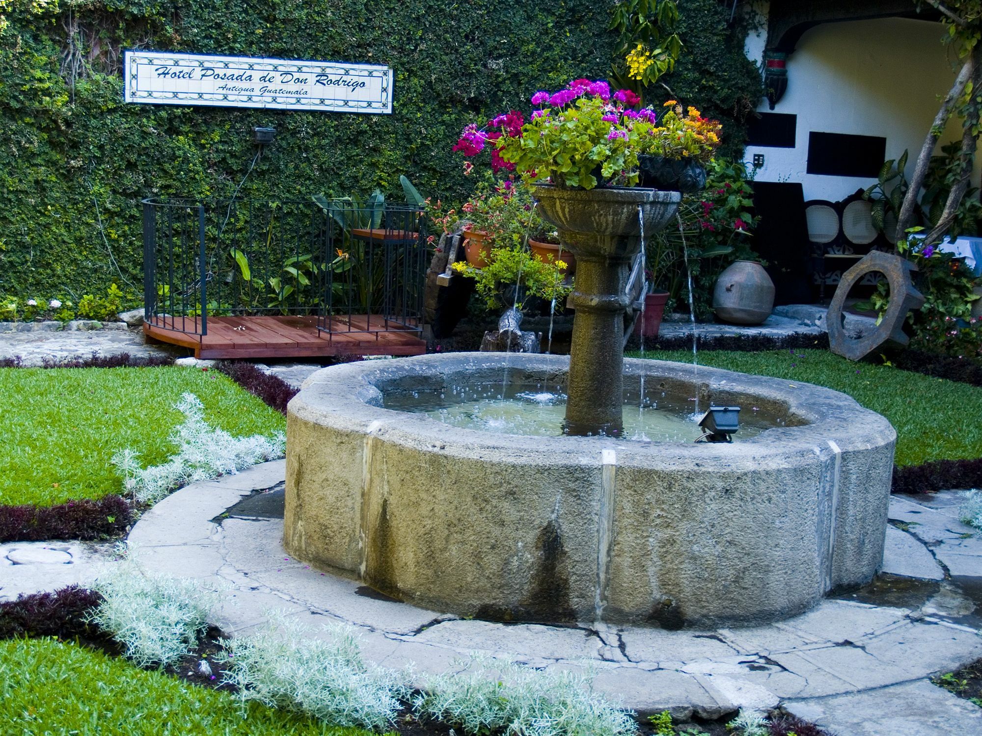Hotel Posada De Don Rodrigo Antigua Buitenkant foto